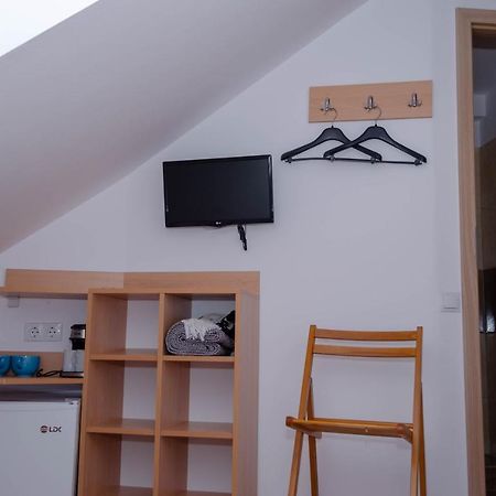 Mansarda Mica Cu Baie Proprie Appartement Cluj-Napoca Buitenkant foto