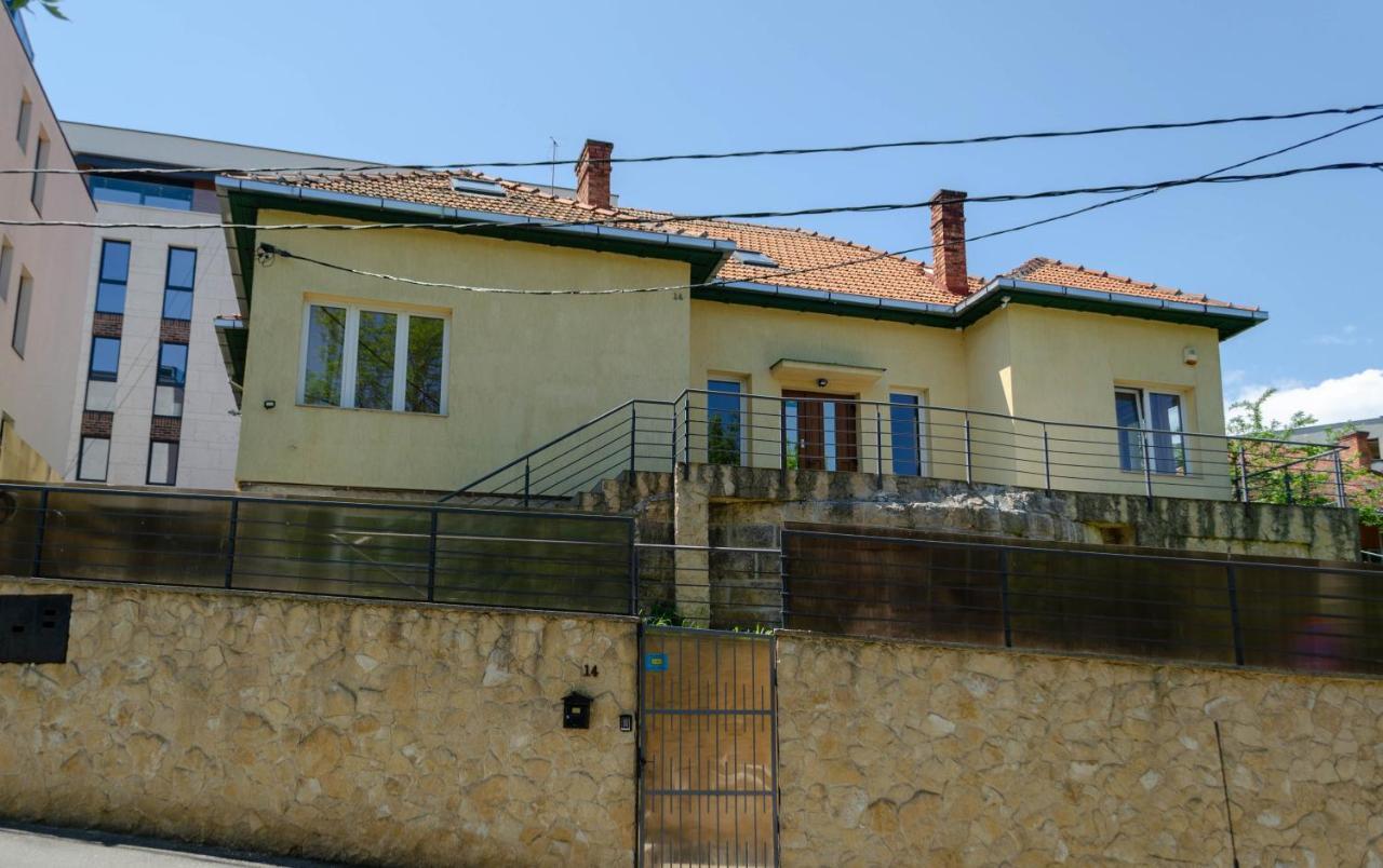 Mansarda Mica Cu Baie Proprie Appartement Cluj-Napoca Buitenkant foto