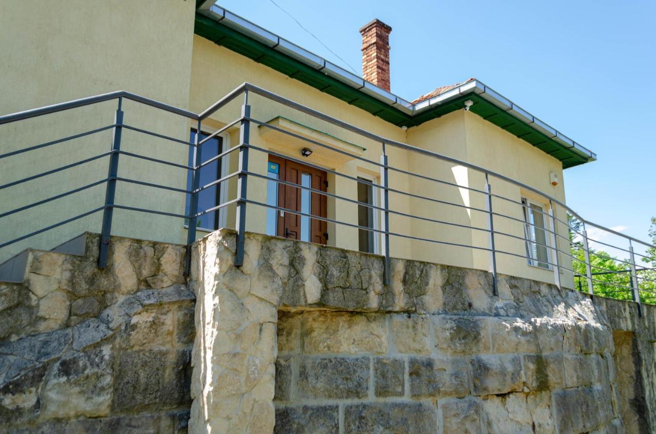 Mansarda Mica Cu Baie Proprie Appartement Cluj-Napoca Buitenkant foto