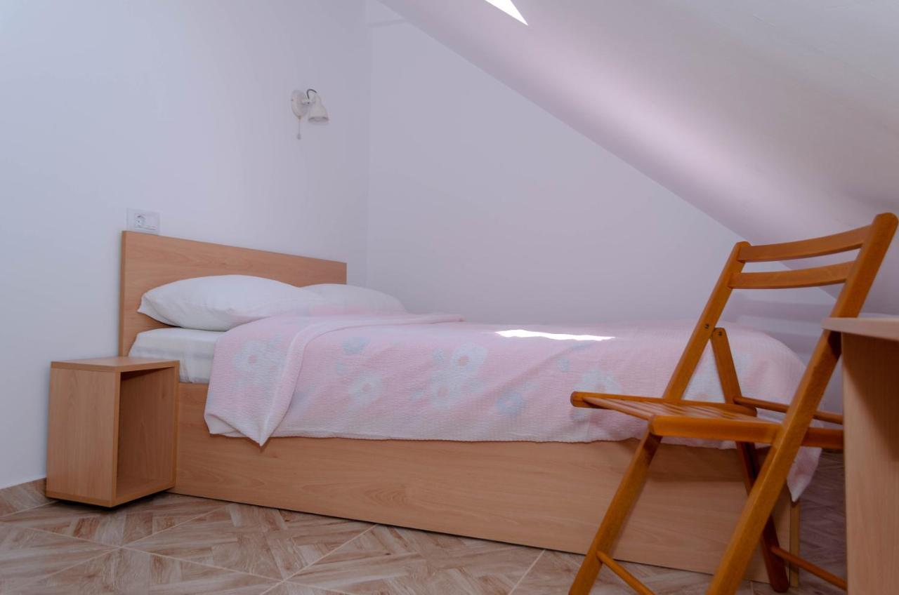 Mansarda Mica Cu Baie Proprie Appartement Cluj-Napoca Buitenkant foto